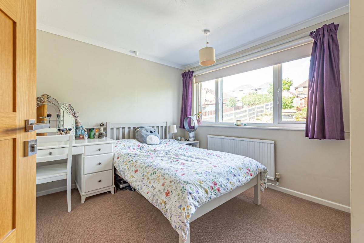 West Valley Road, Apsley