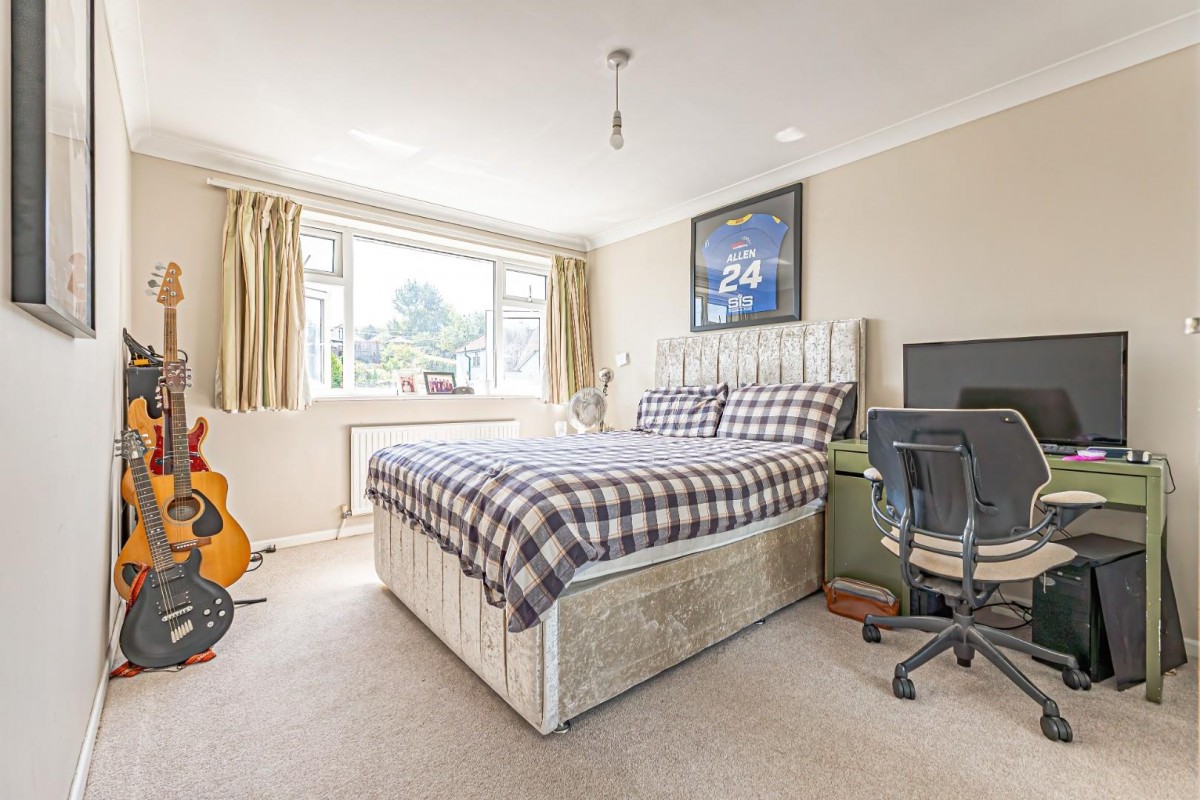 West Valley Road, Apsley