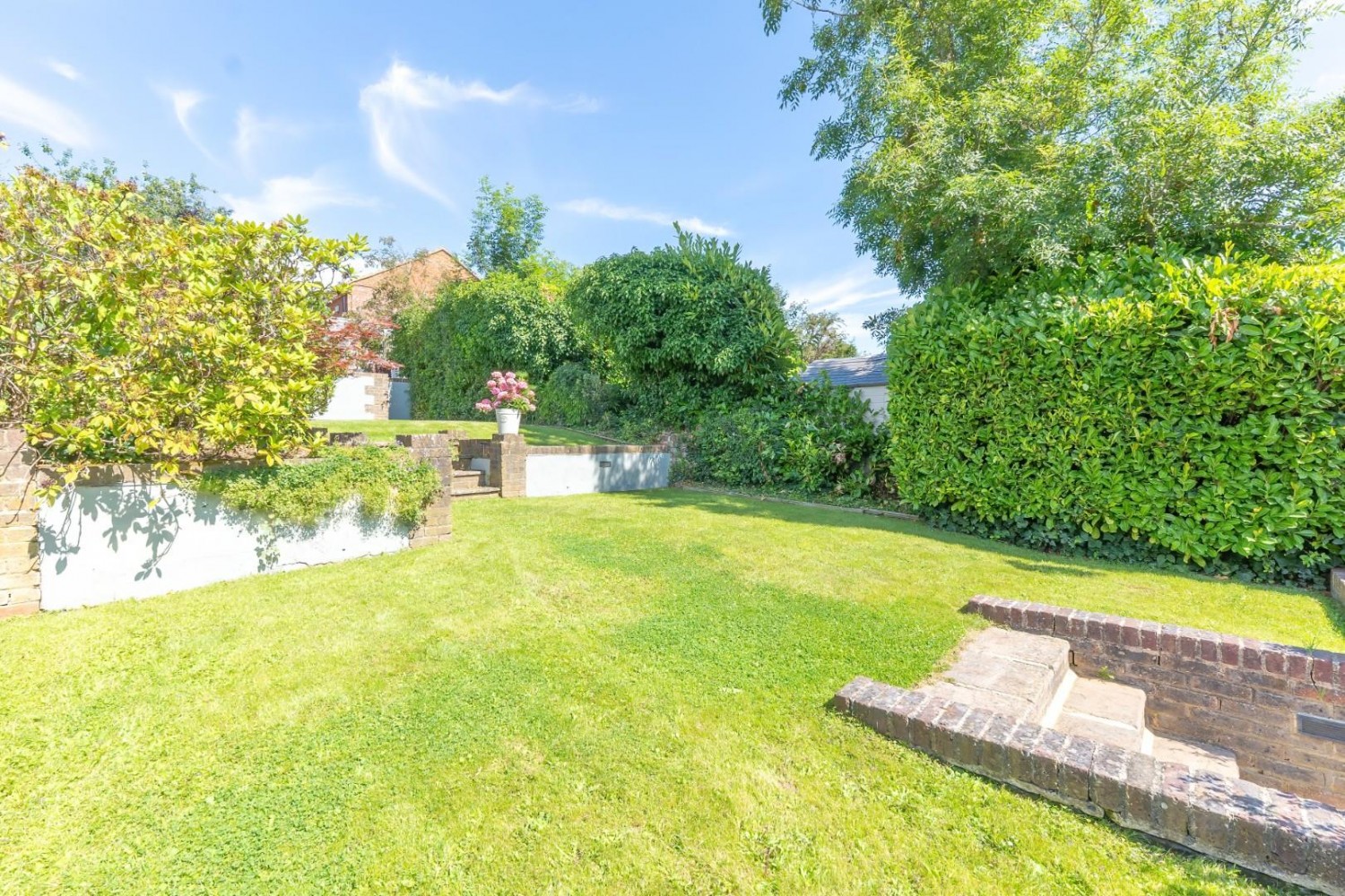 West Valley Road, Apsley