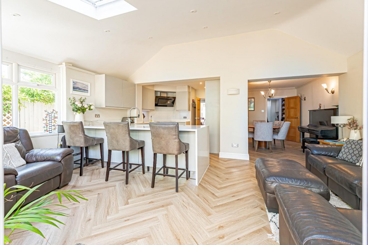 West Valley Road, Apsley