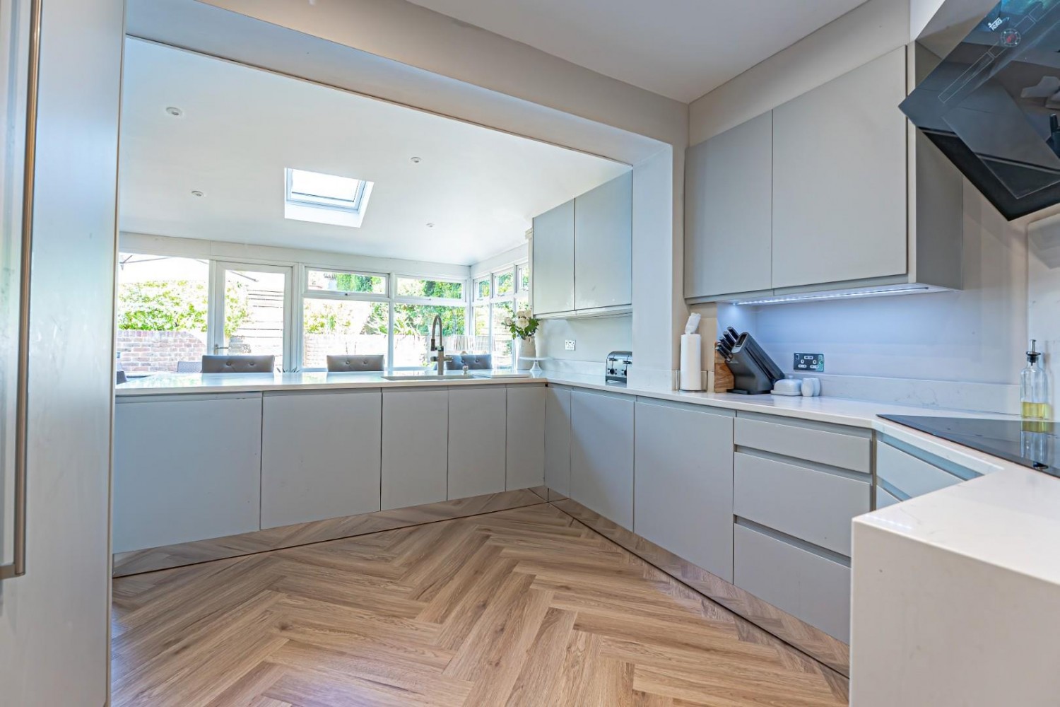 West Valley Road, Apsley