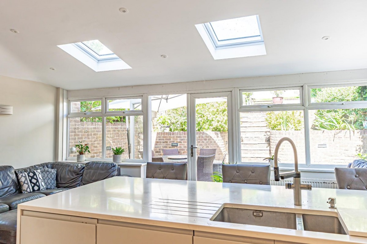 West Valley Road, Apsley