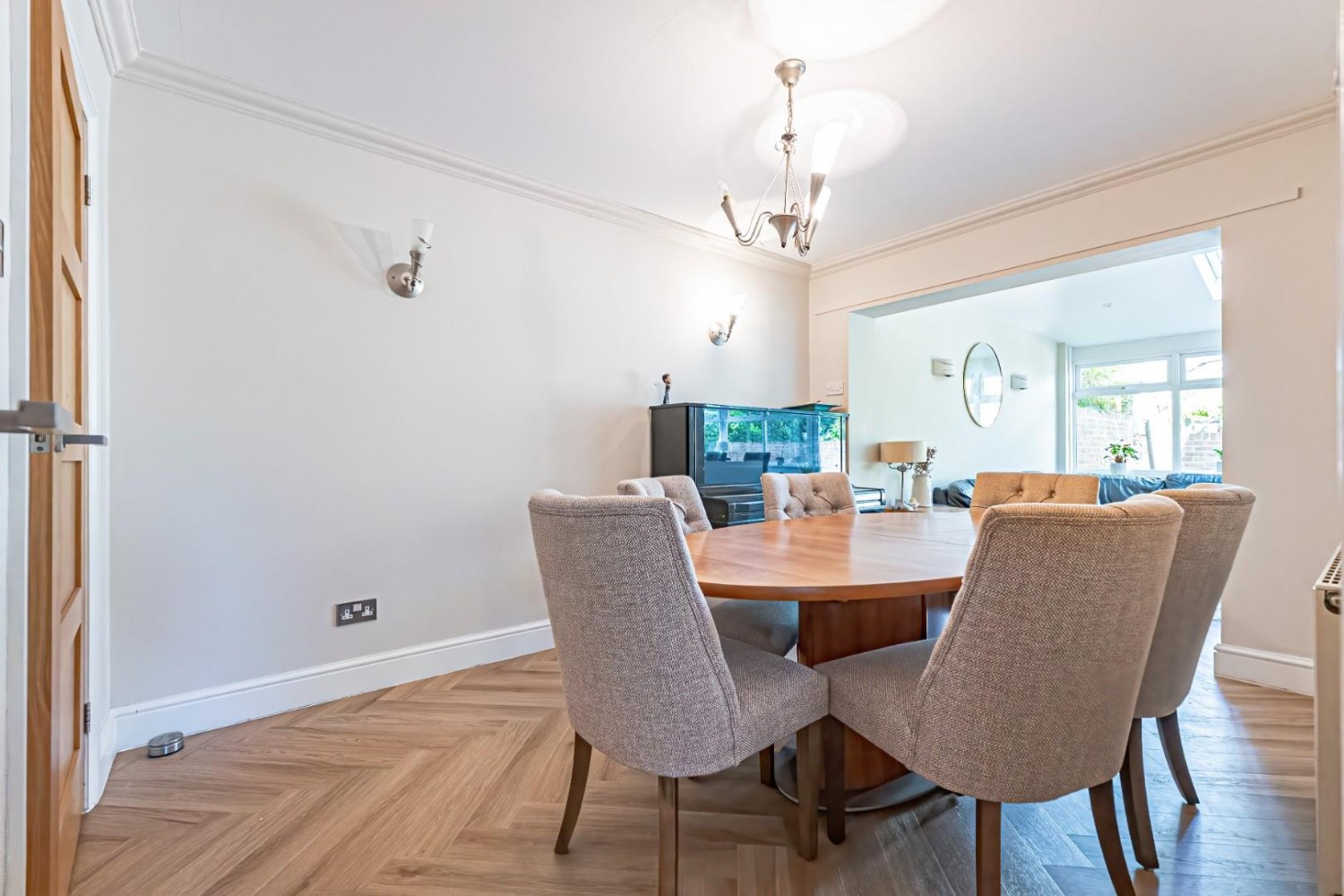 West Valley Road, Apsley