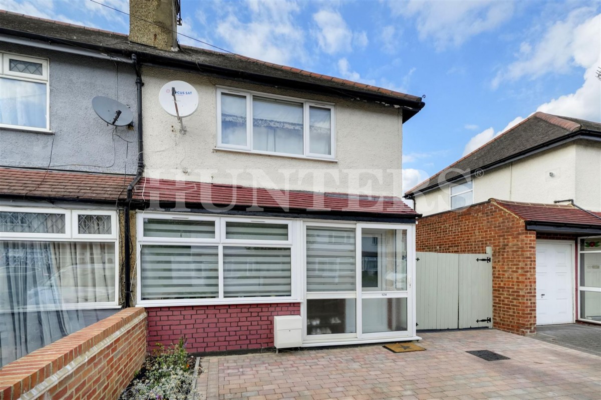 Middleham Road, London, N18