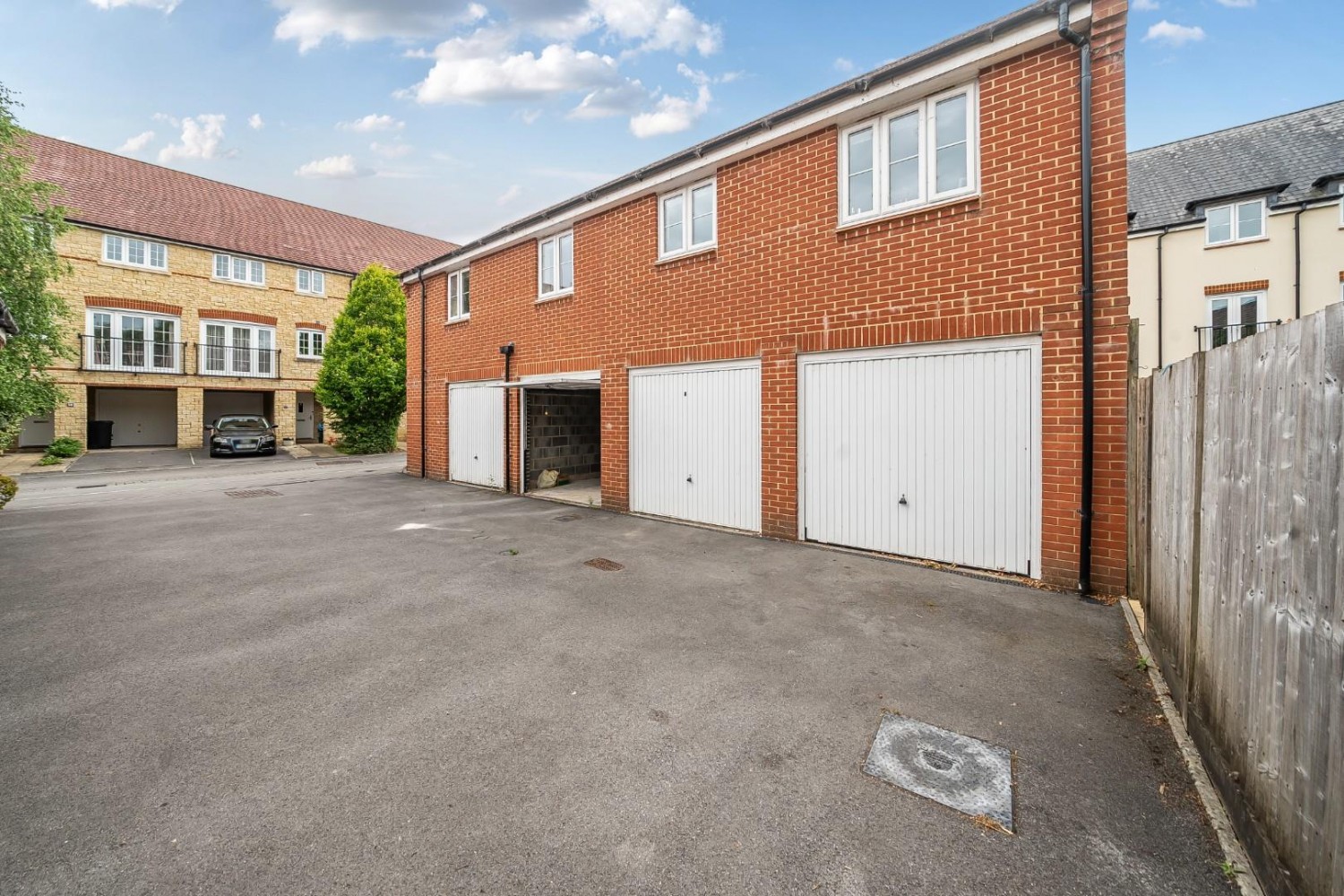 Streamside Walk, Milborne Port