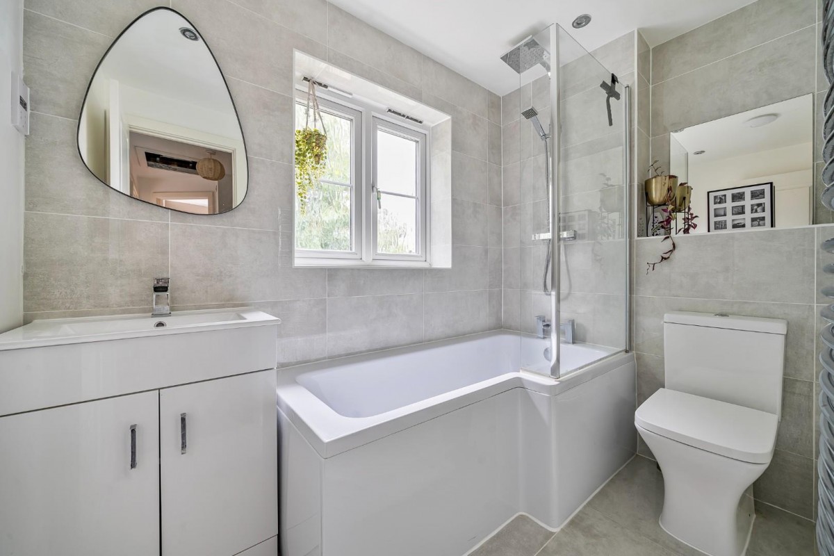 Streamside Walk, Milborne Port