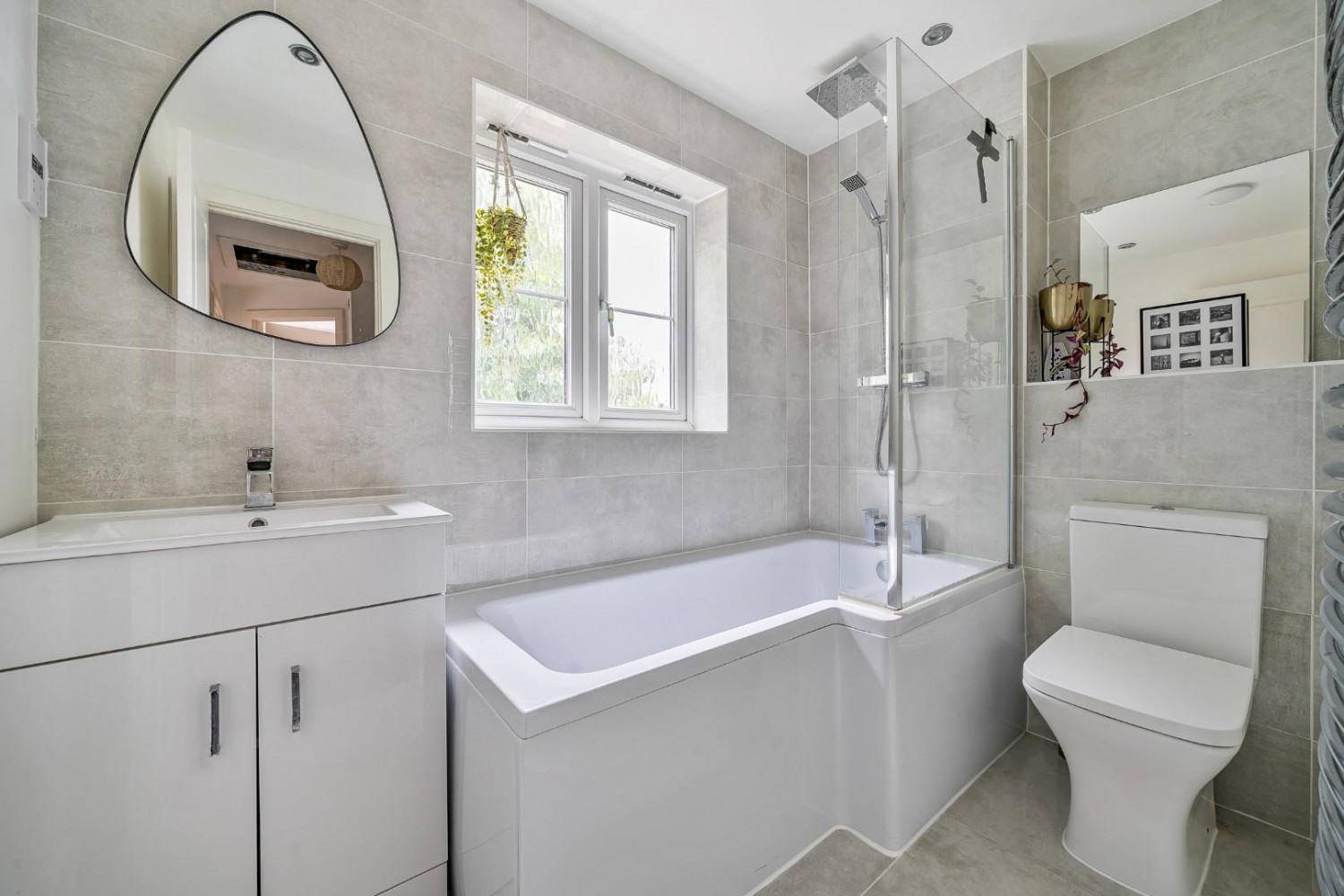 Streamside Walk, Milborne Port