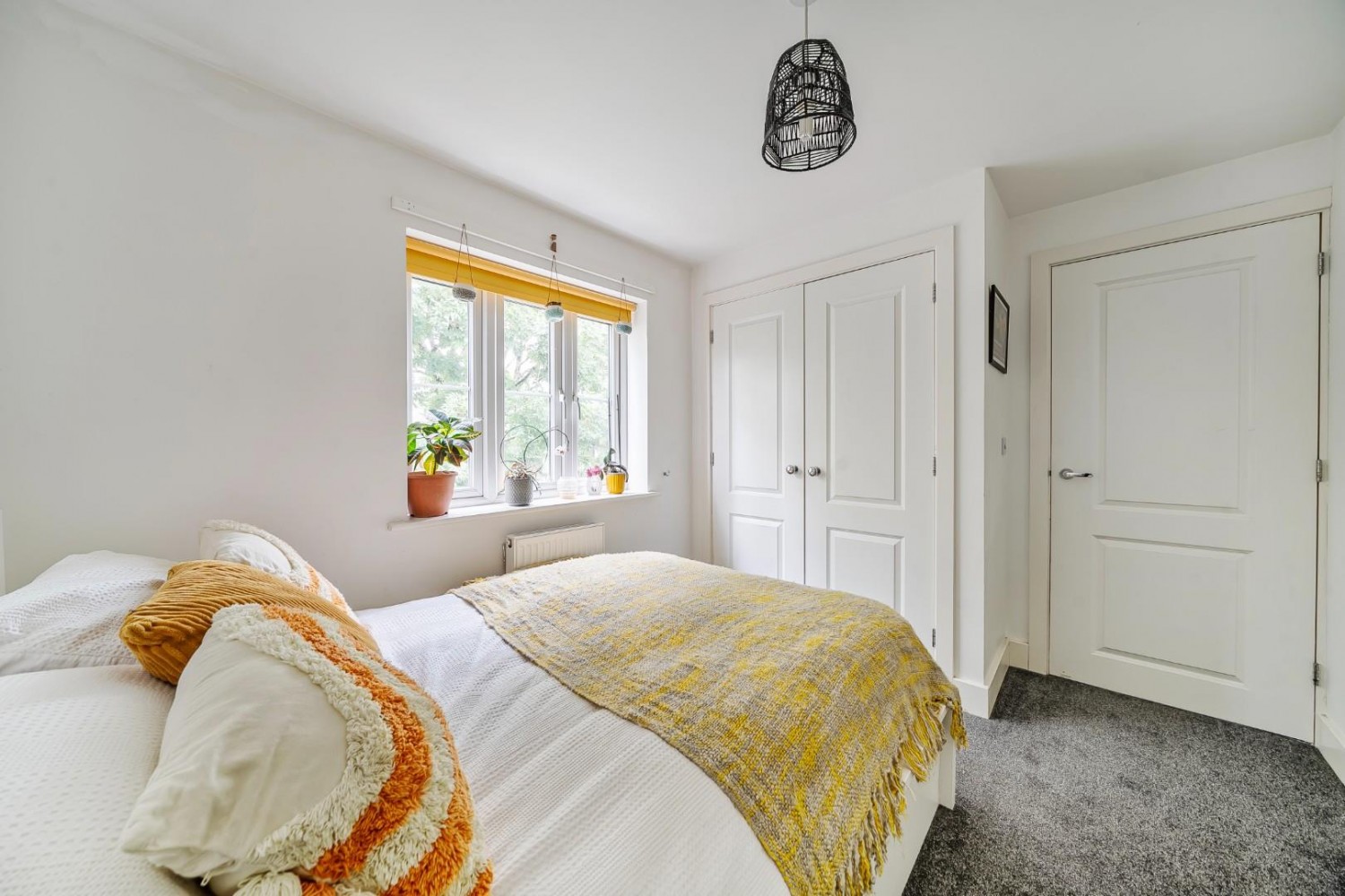 Streamside Walk, Milborne Port