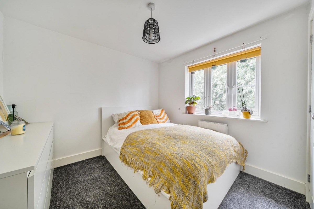 Streamside Walk, Milborne Port