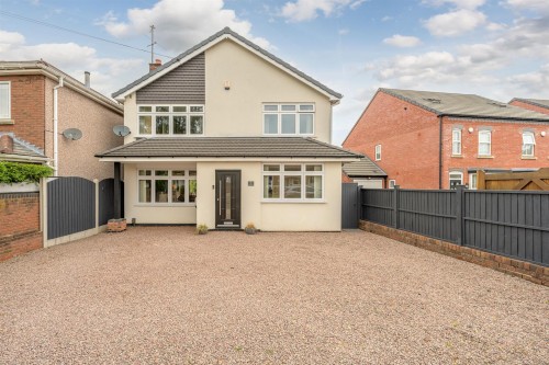 Hopyard Lane, Lower Gornal, DY3 2XG