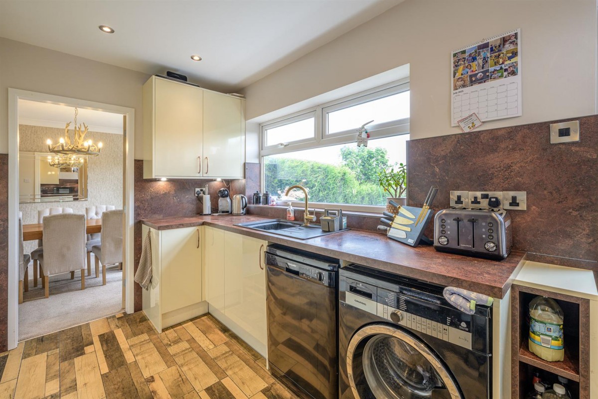 Hopyard Lane, Lower Gornal, DY3 2XG