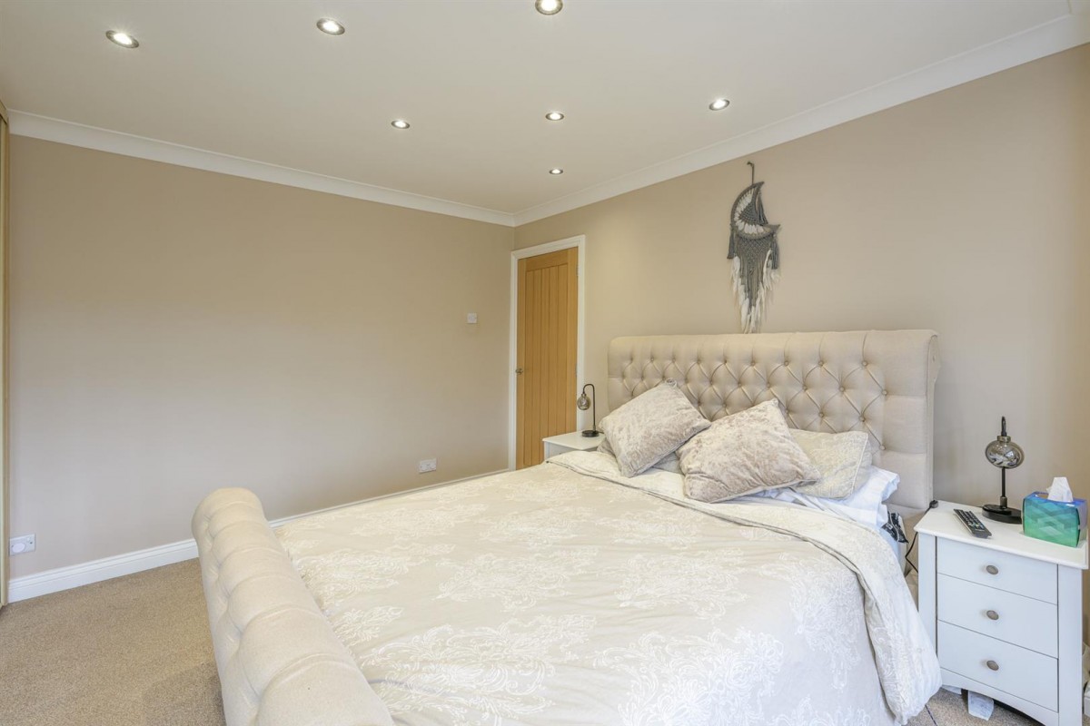 Hopyard Lane, Lower Gornal, DY3 2XG