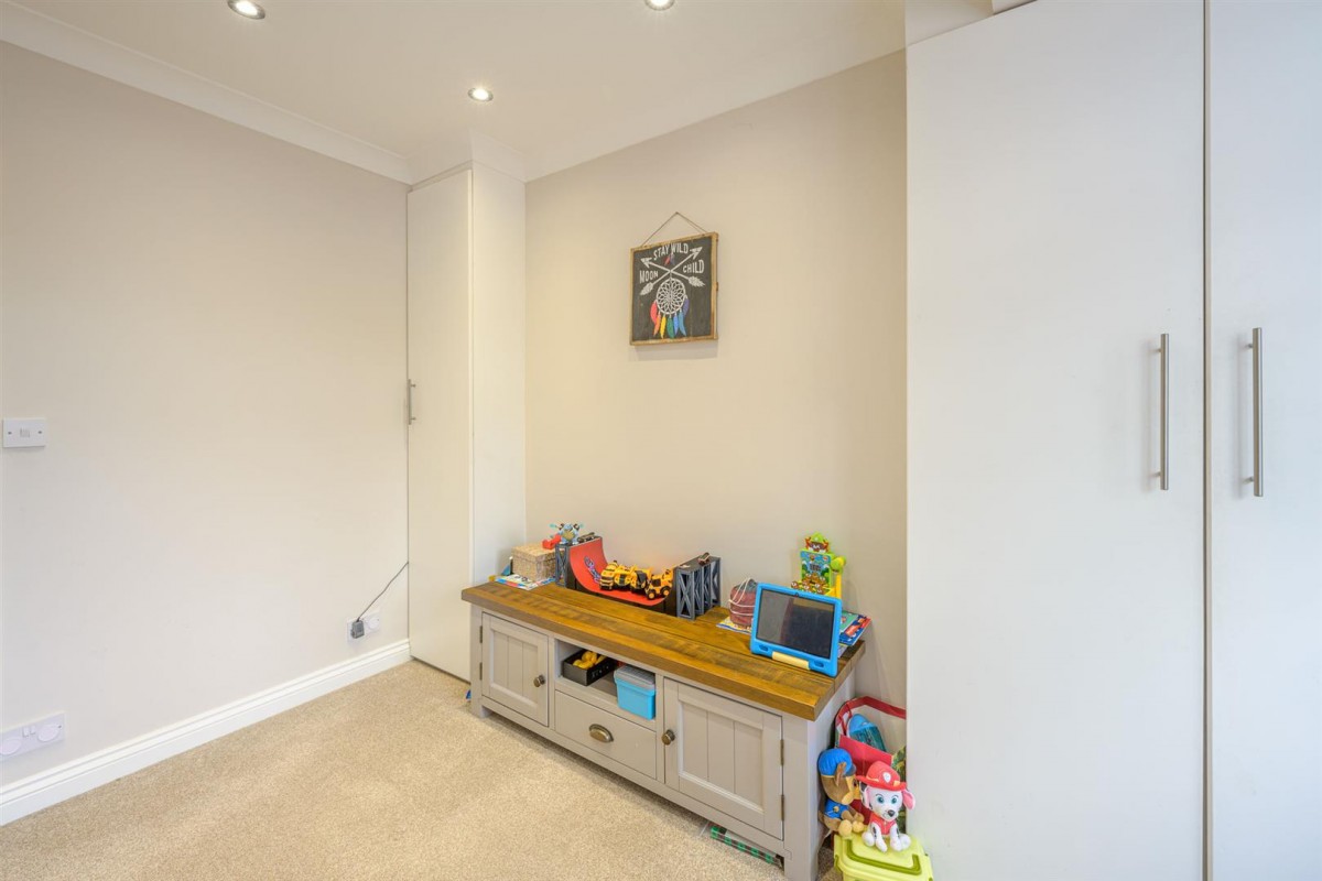 Hopyard Lane, Lower Gornal, DY3 2XG