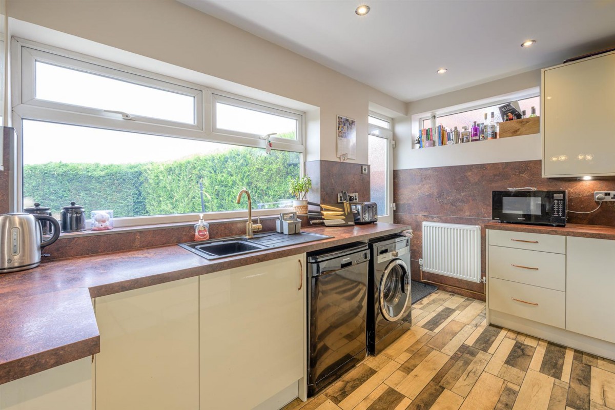 Hopyard Lane, Lower Gornal, DY3 2XG