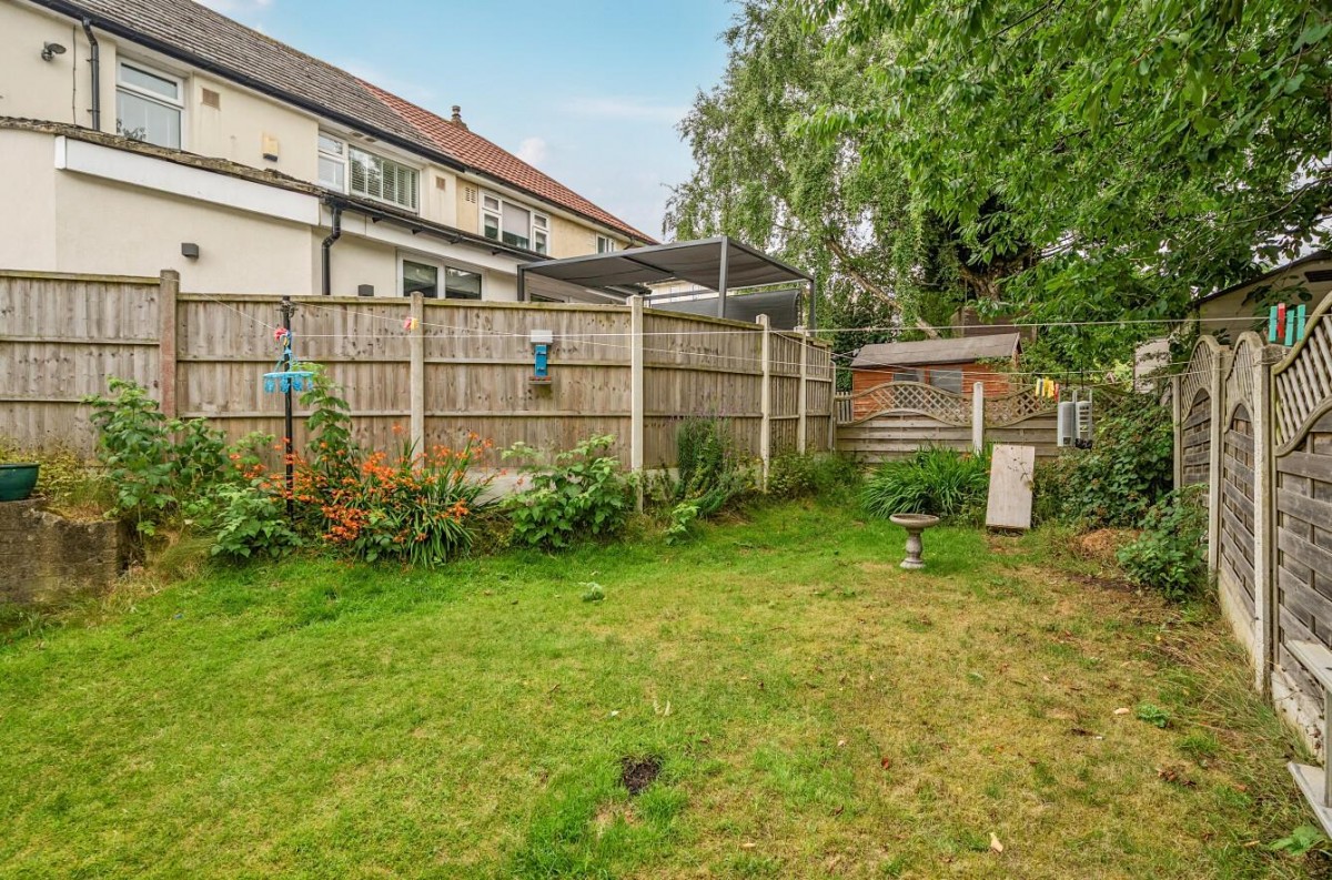 Raynel Approach , Cookridge, LS16