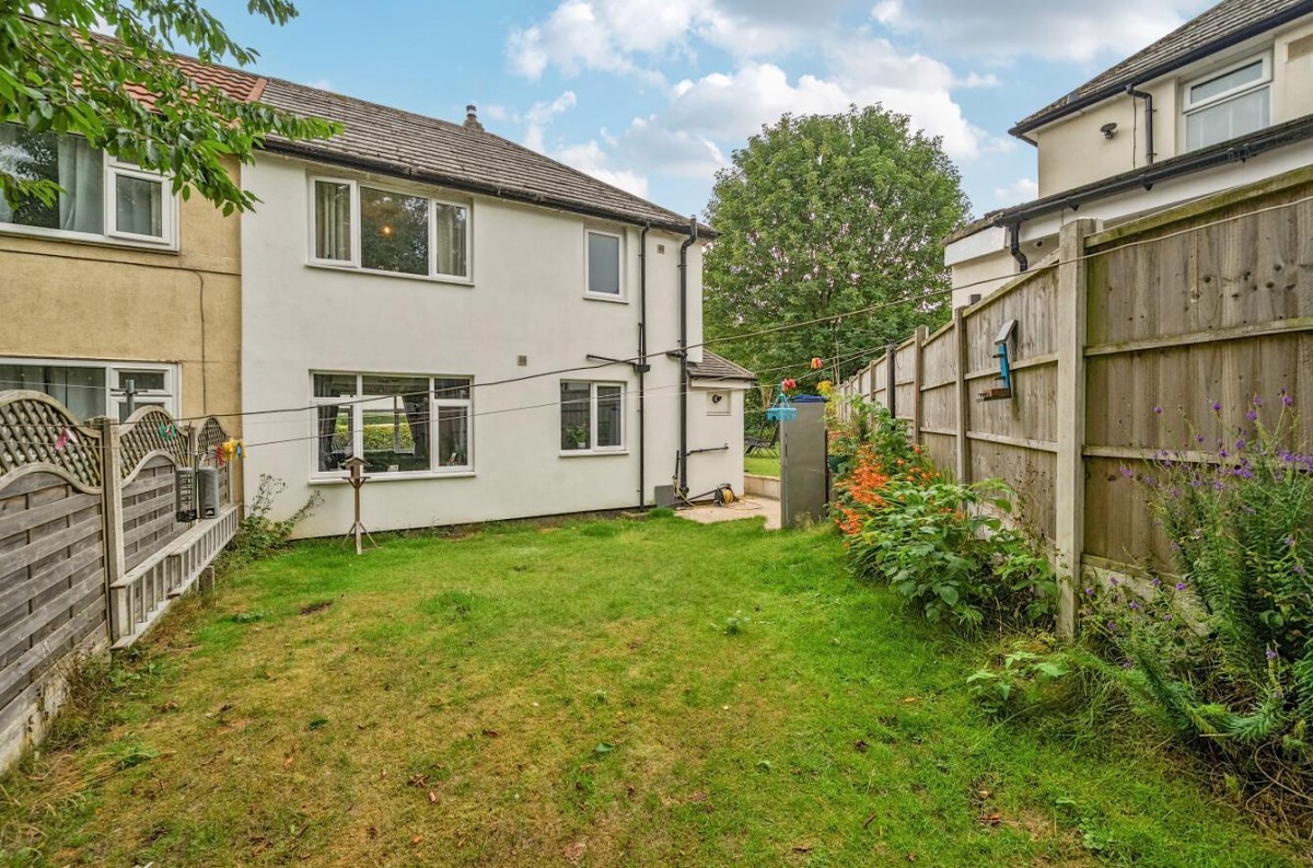 Raynel Approach , Cookridge, LS16