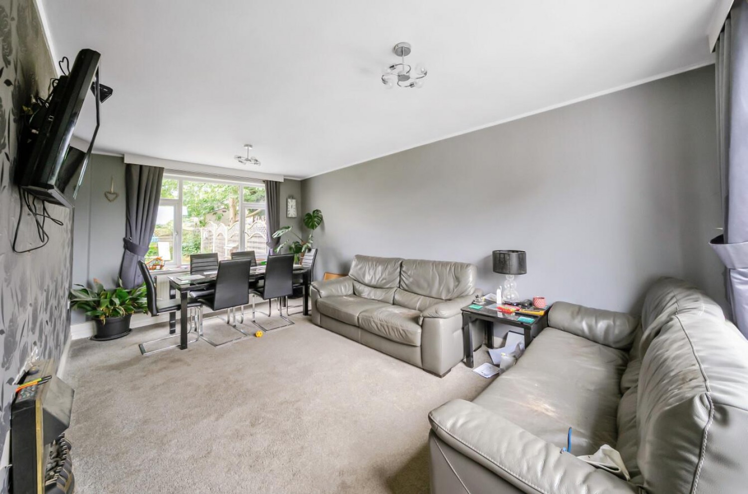 Raynel Approach , Cookridge, LS16