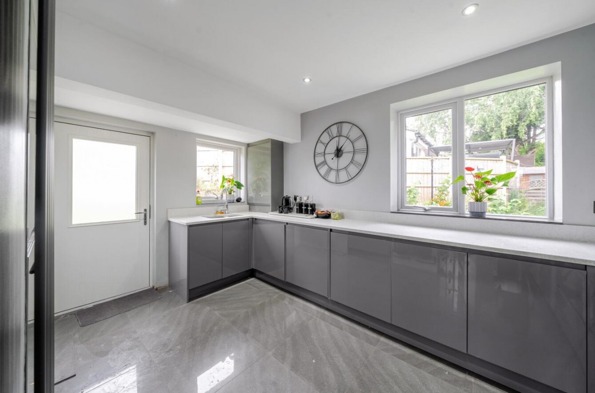 Raynel Approach , Cookridge, LS16