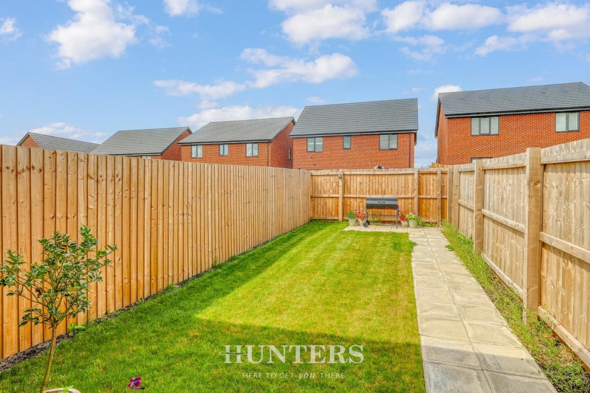 Watt Drive, Middleton M24