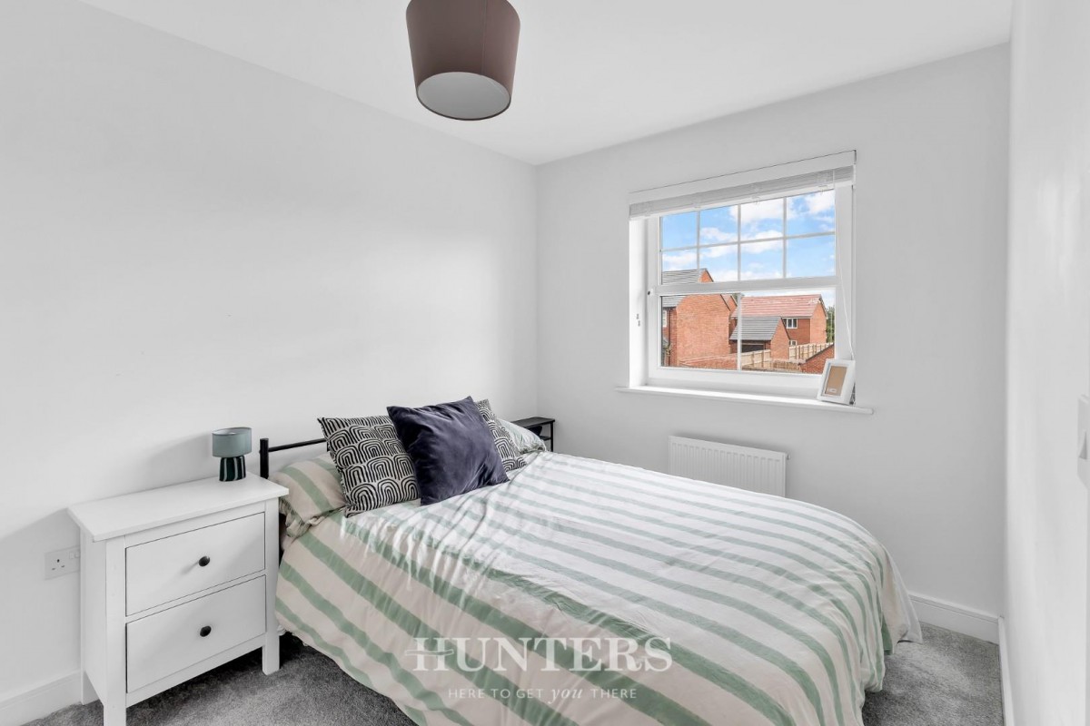 Watt Drive, Middleton M24