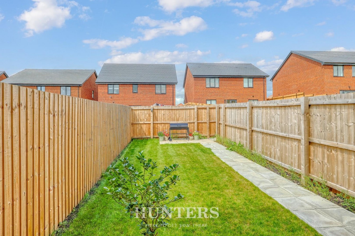 Watt Drive, Middleton M24