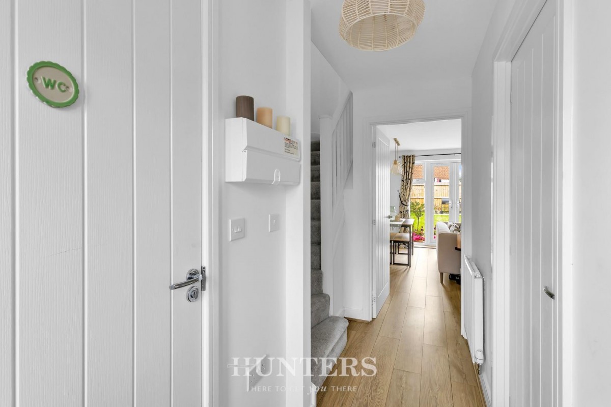 Watt Drive, Middleton M24