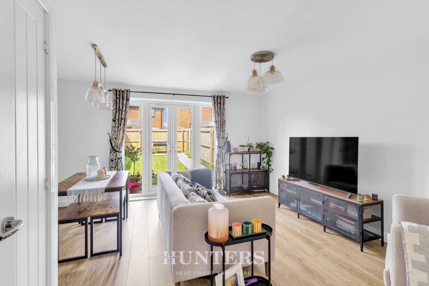 Watt Drive, Middleton M24