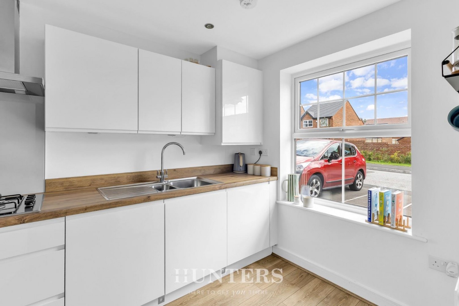 Watt Drive, Middleton M24