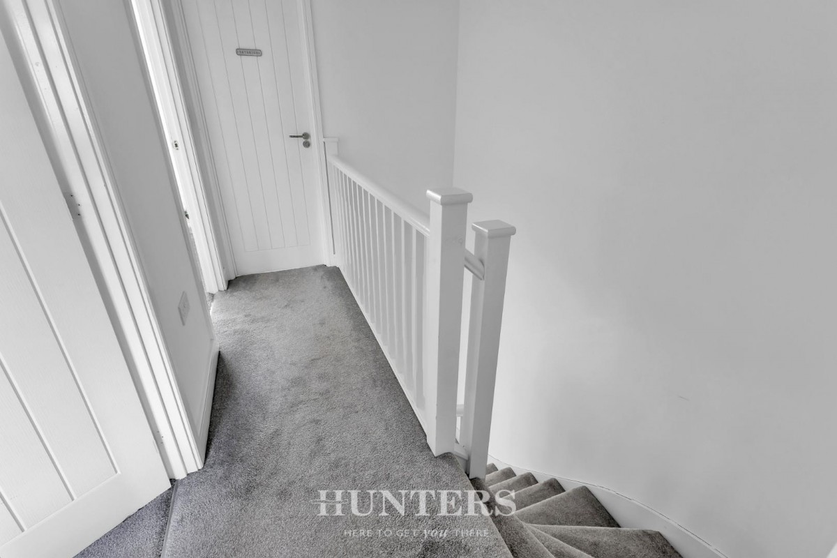 Watt Drive, Middleton M24