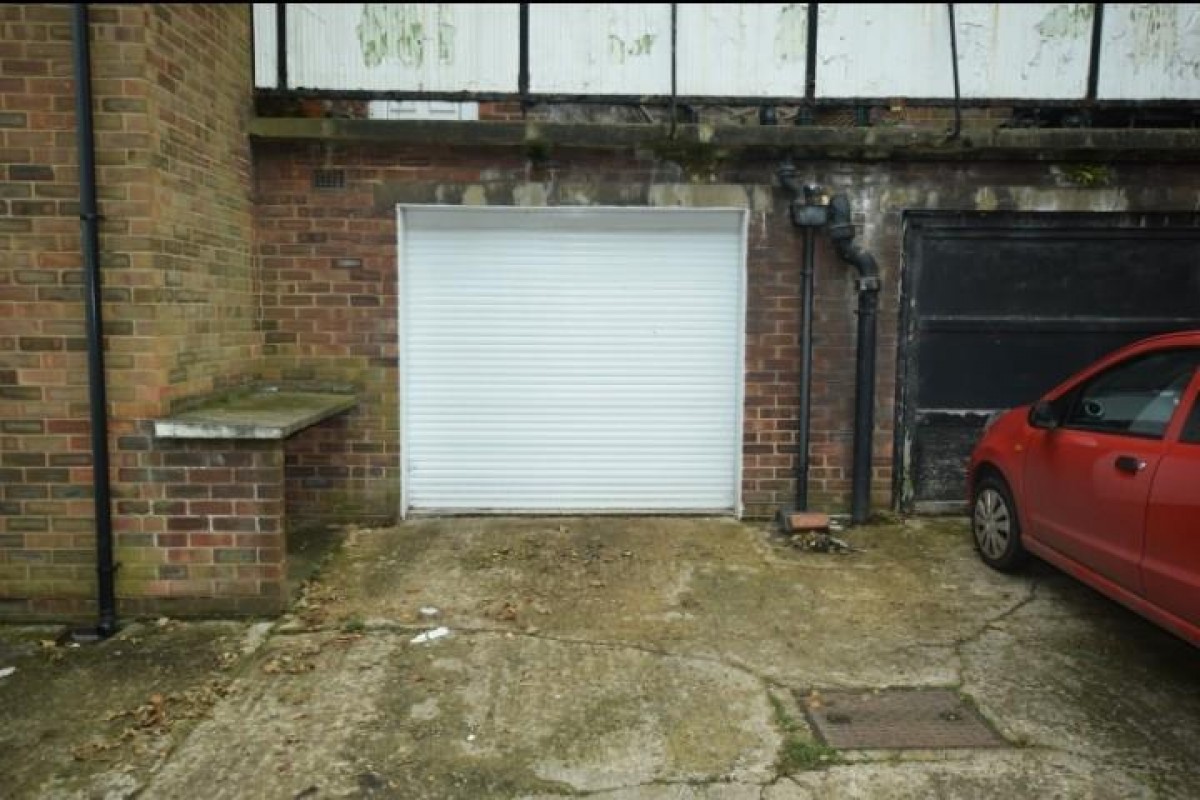 North Leas Avenue, Scarborough