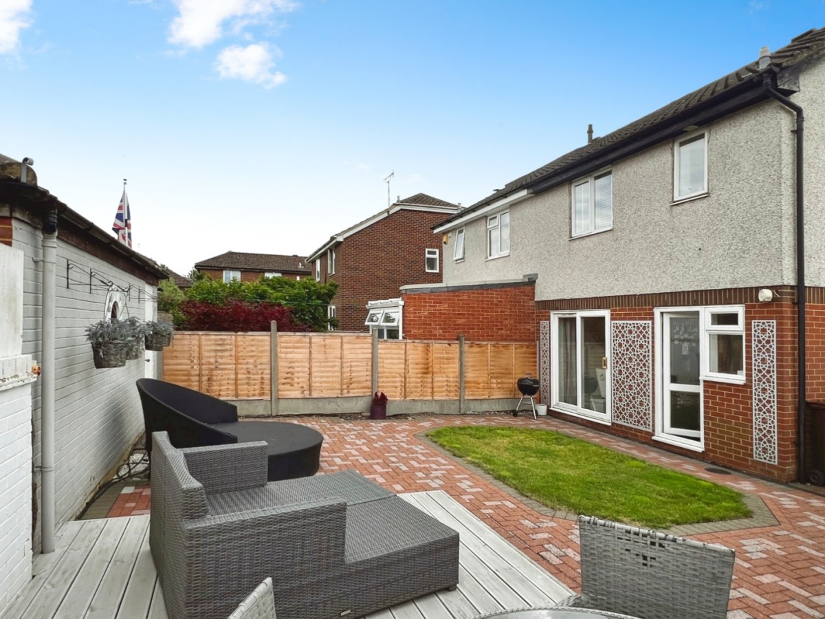 Essella Park Ashford