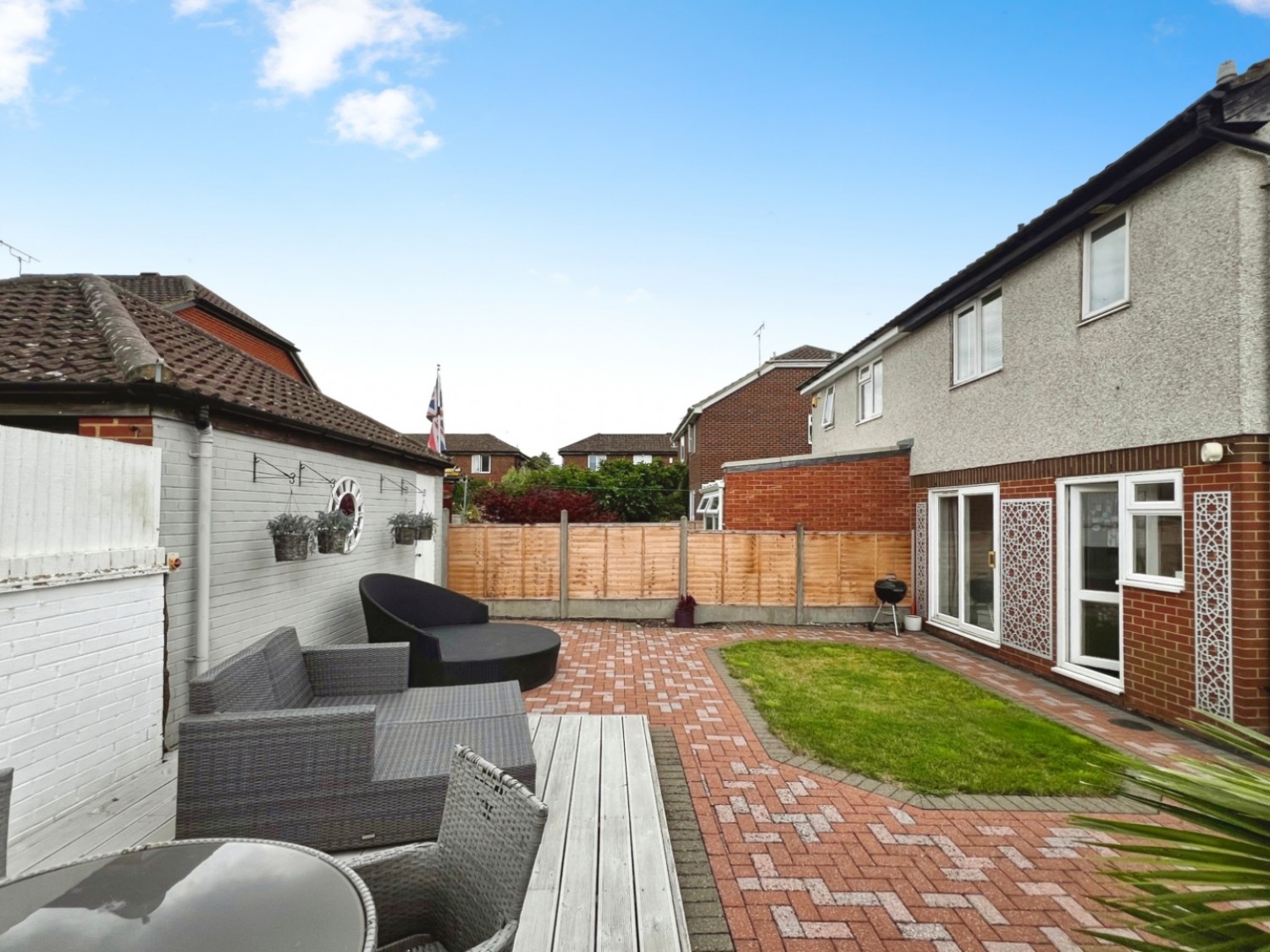 Essella Park Ashford