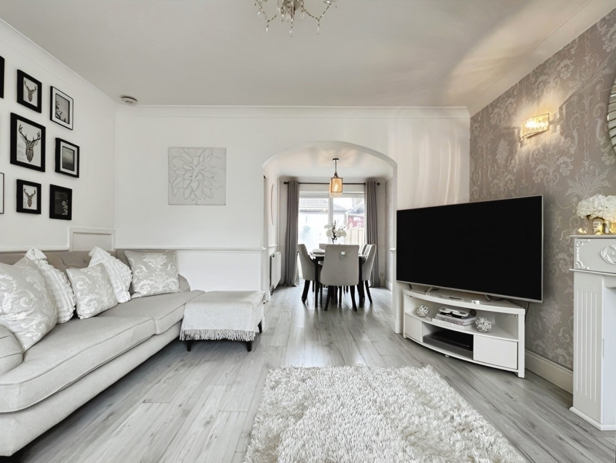 Essella Park Ashford