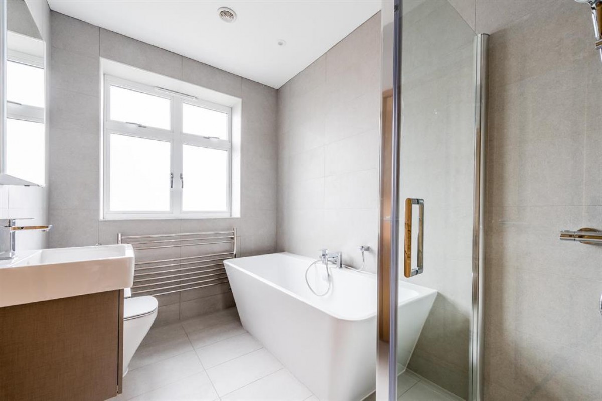 Springfield Road, Kings Heath, Birmingham, B14 7DX