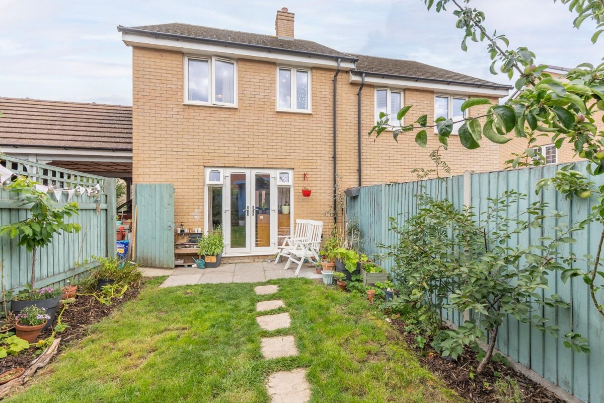 Veritas Grove, Leighton Buzzard