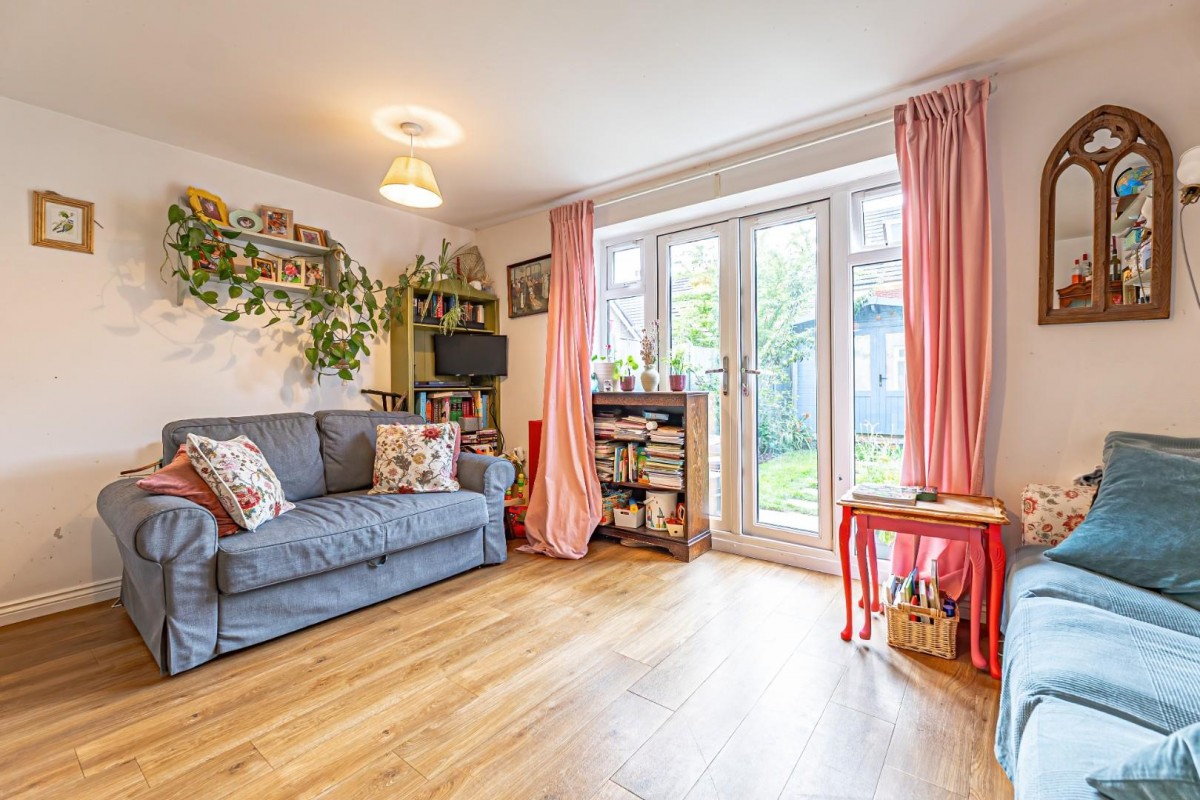 Veritas Grove, Leighton Buzzard