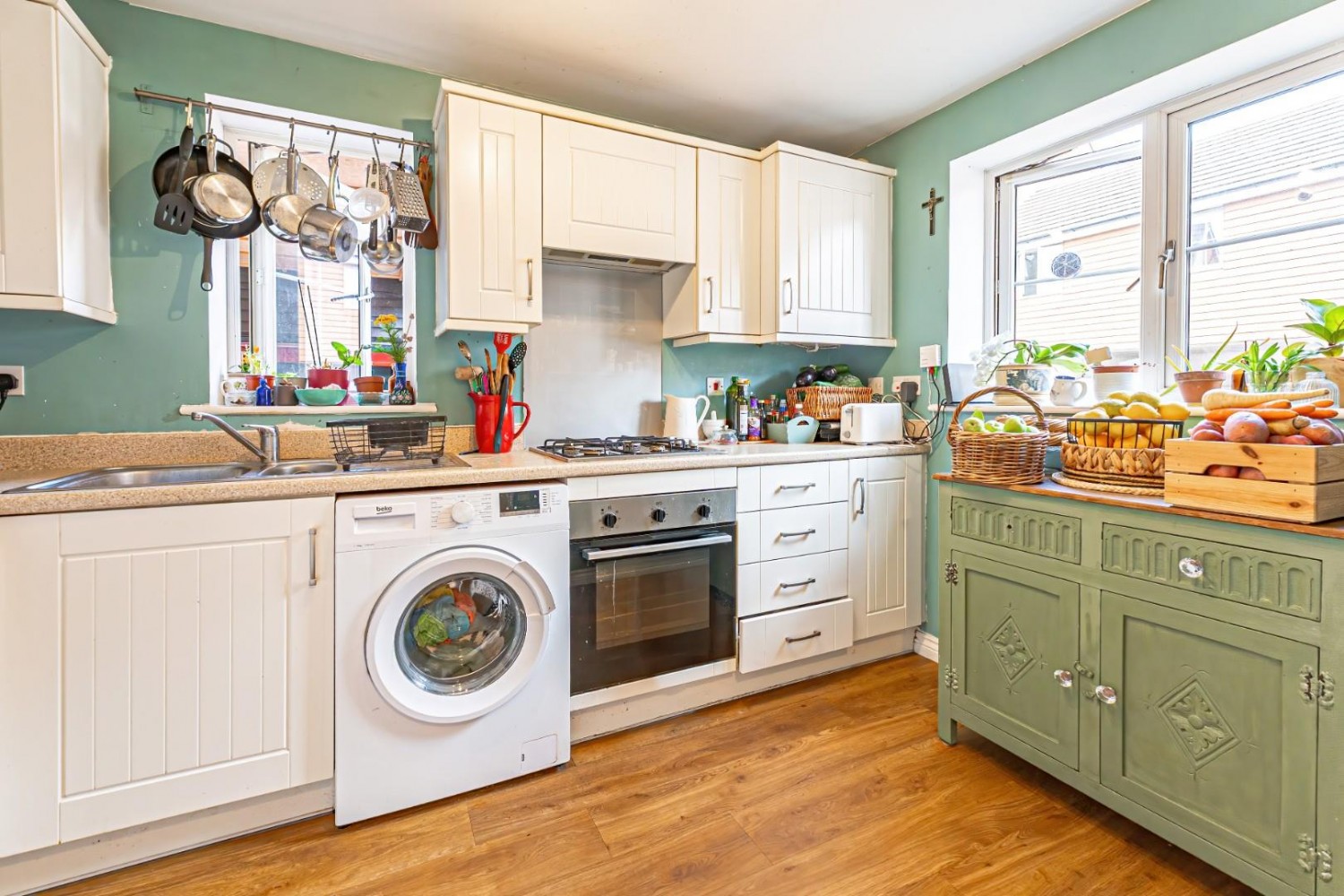 Veritas Grove, Leighton Buzzard