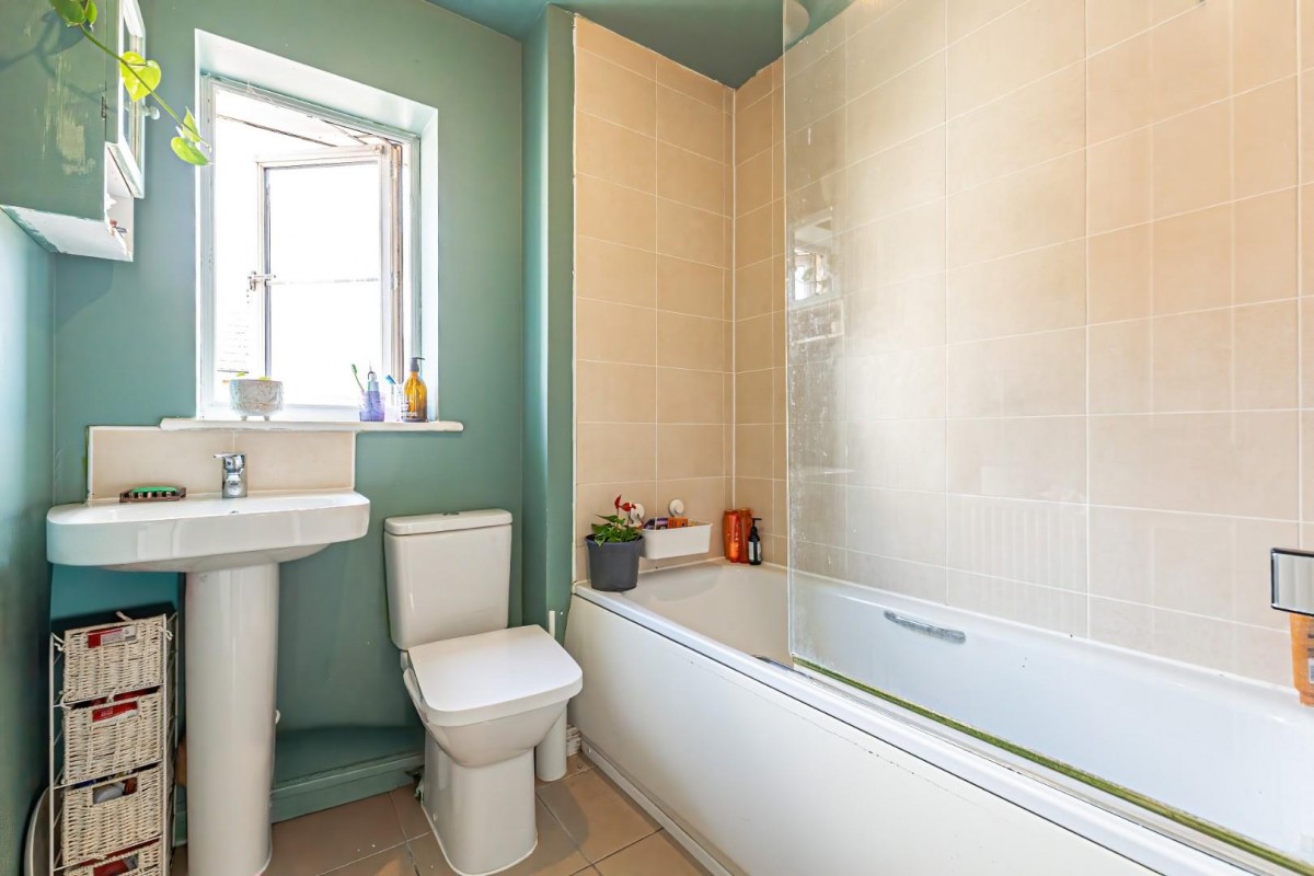 Veritas Grove, Leighton Buzzard