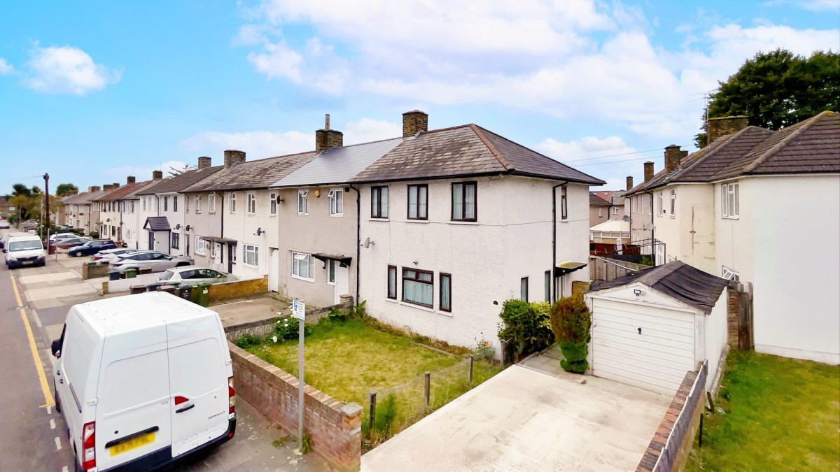Greenway, Dagenham, RM8