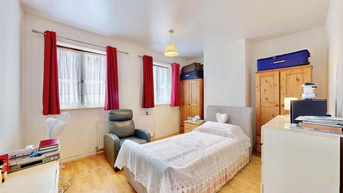 Greenway, Dagenham, RM8