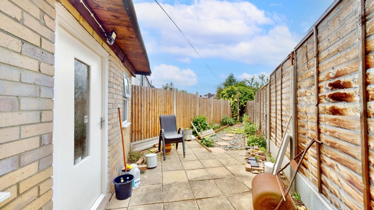 Greenway, Dagenham, RM8