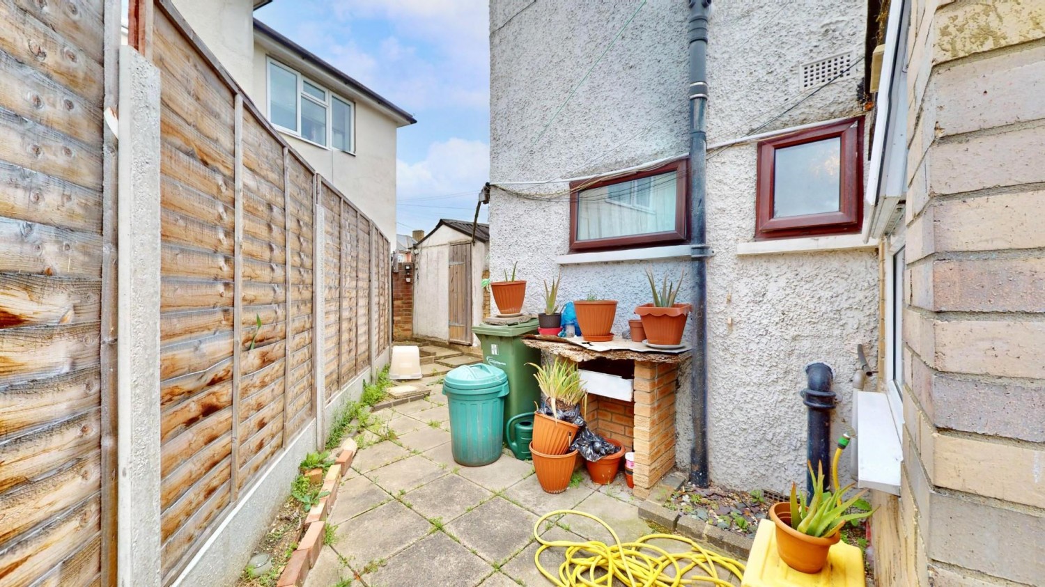 Greenway, Dagenham, RM8