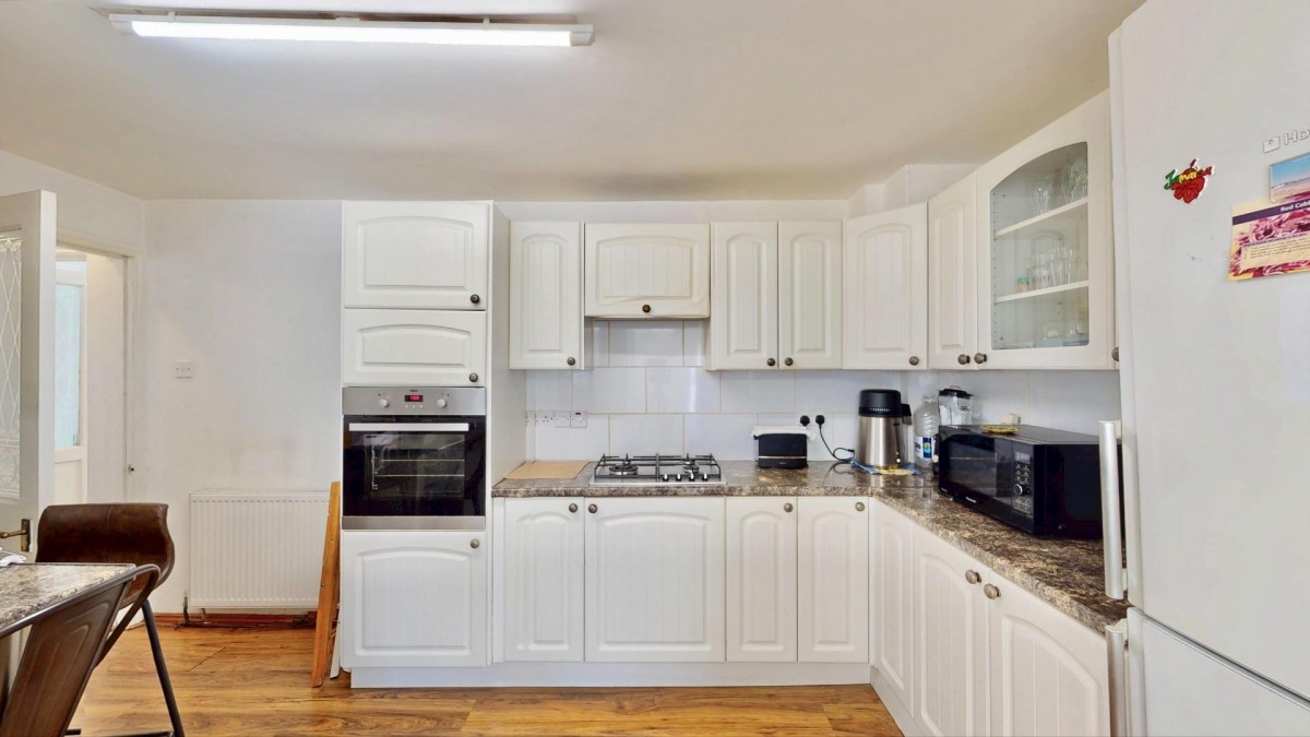 Greenway, Dagenham, RM8