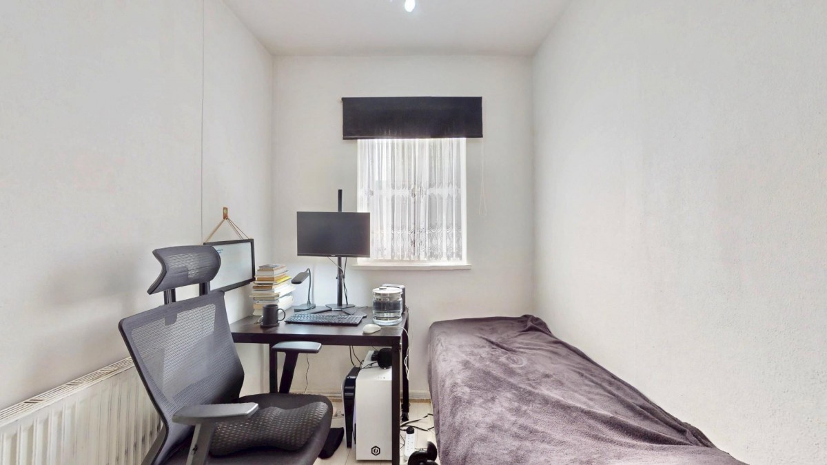 Greenway, Dagenham, RM8