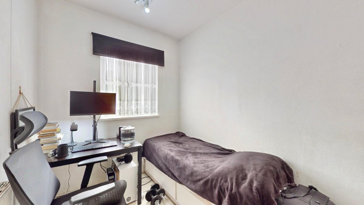 Greenway, Dagenham, RM8