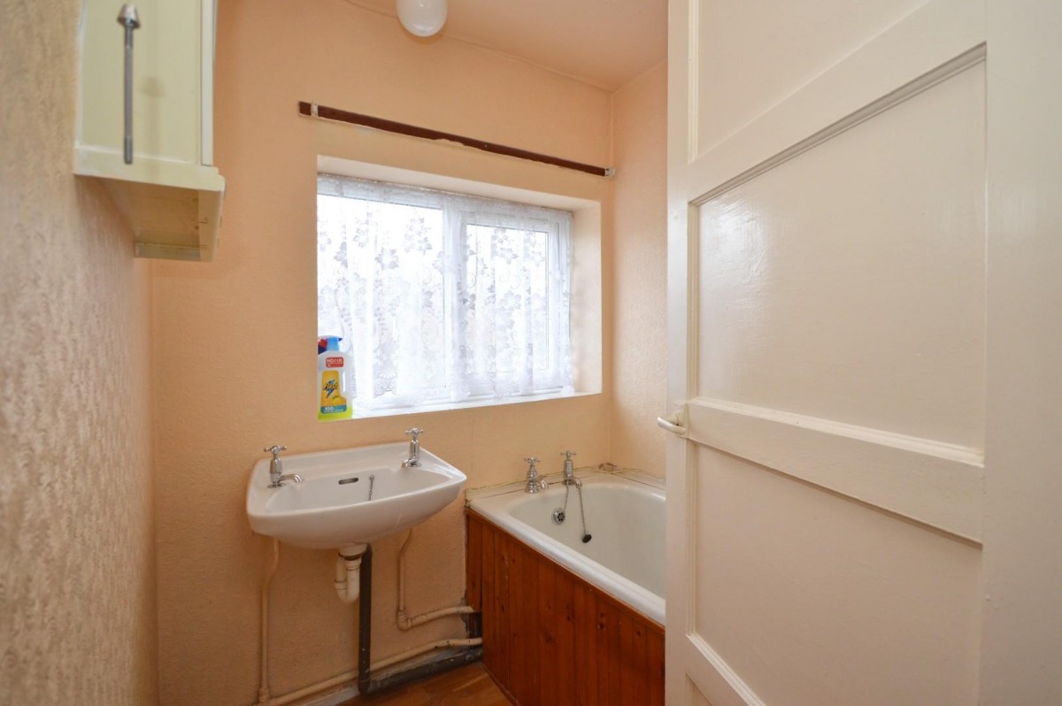 Gullon Walk, Bristol