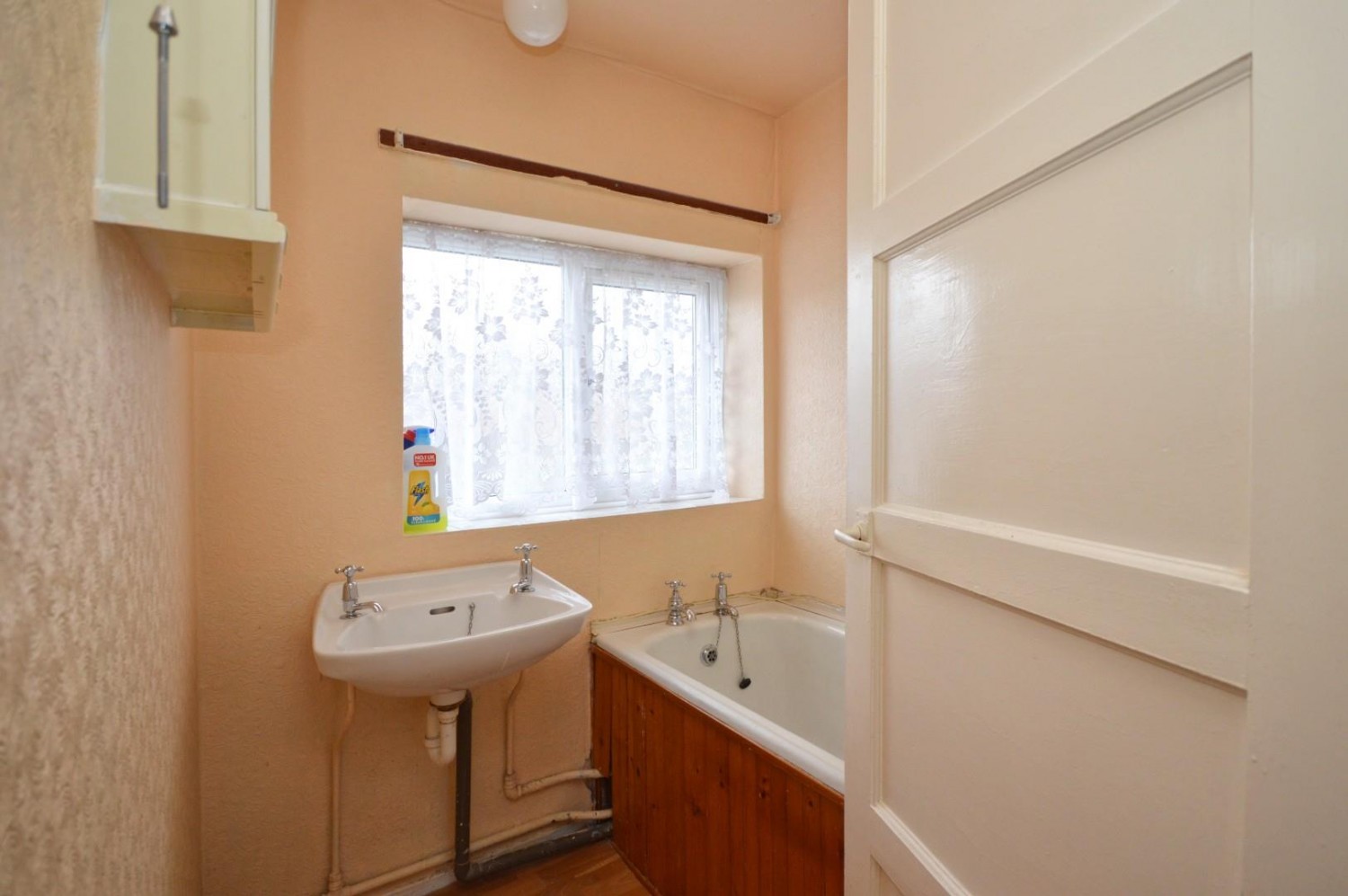 Gullon Walk, Bristol