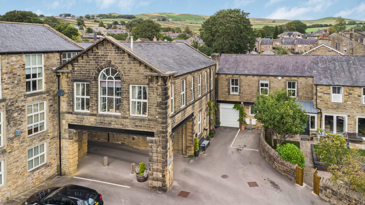 Cross Lane Court, Bradley