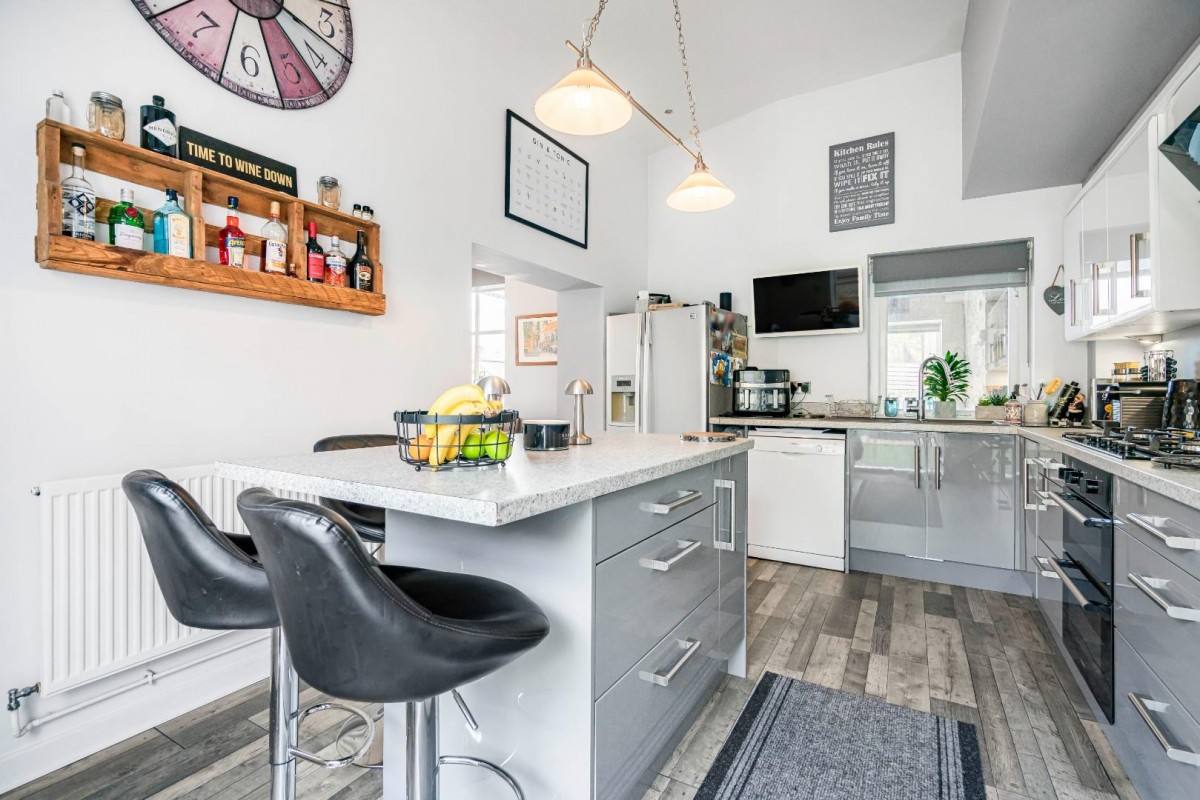 Cross Lane Court, Bradley