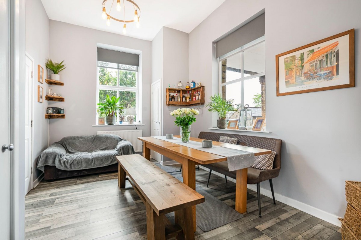 Cross Lane Court, Bradley